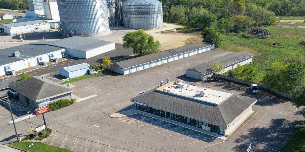 Mondovi Professional Building Property Photo